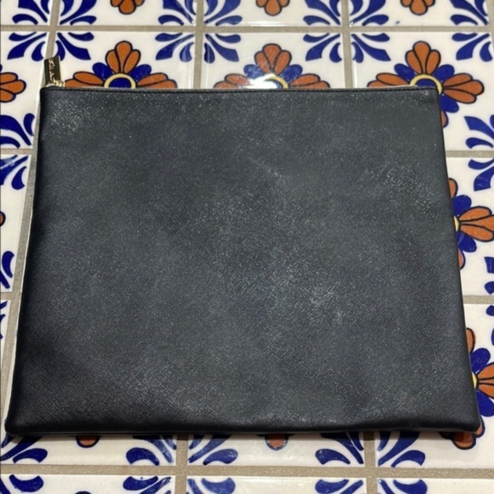 Estée Lauder vegan leather cosmetic travel bag
